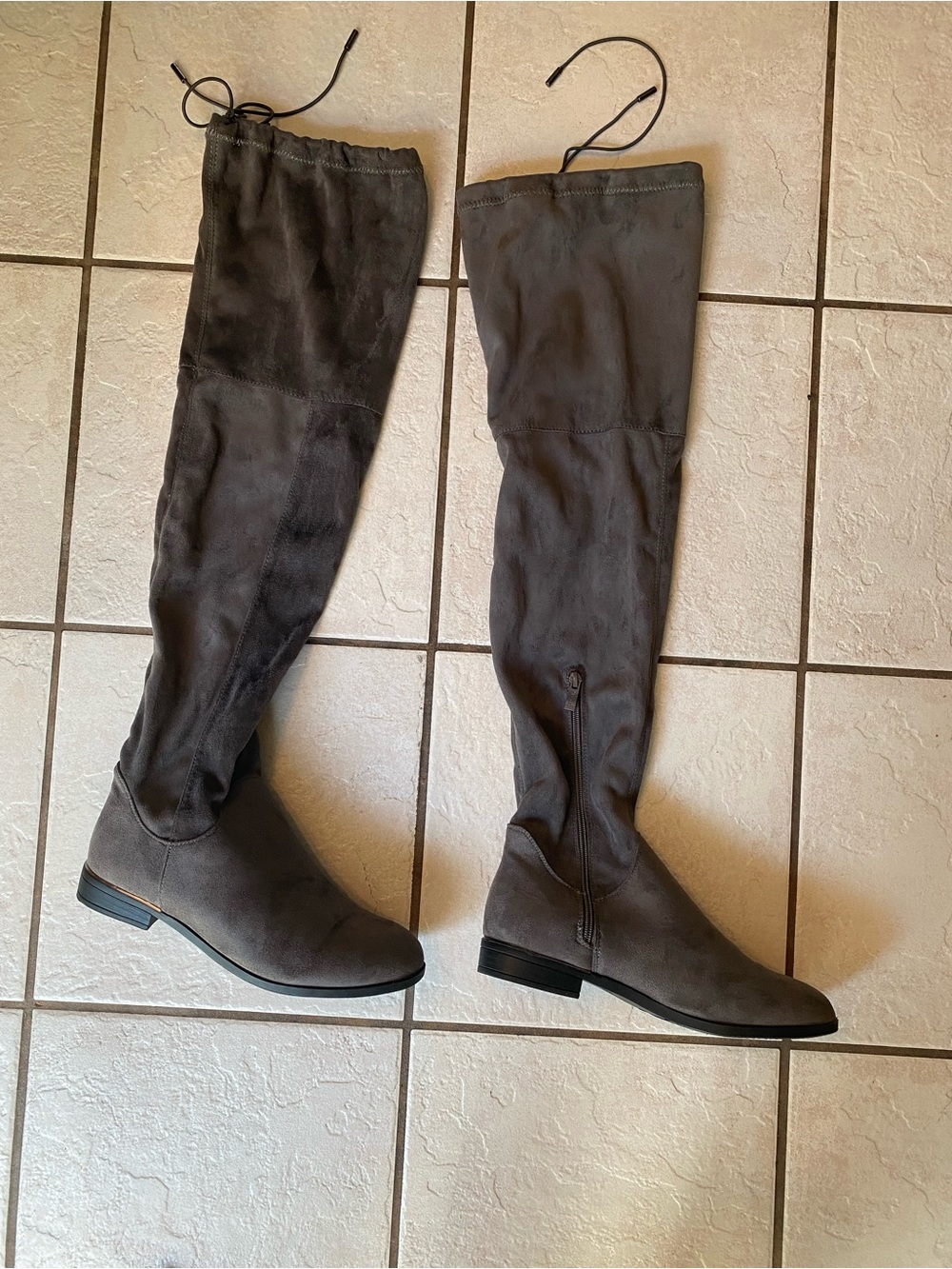 Wanted Over The Knee Slate Gray Suede Boots Size 8.5 Flat With 1” Heel NWOT - Picture 1 of 4